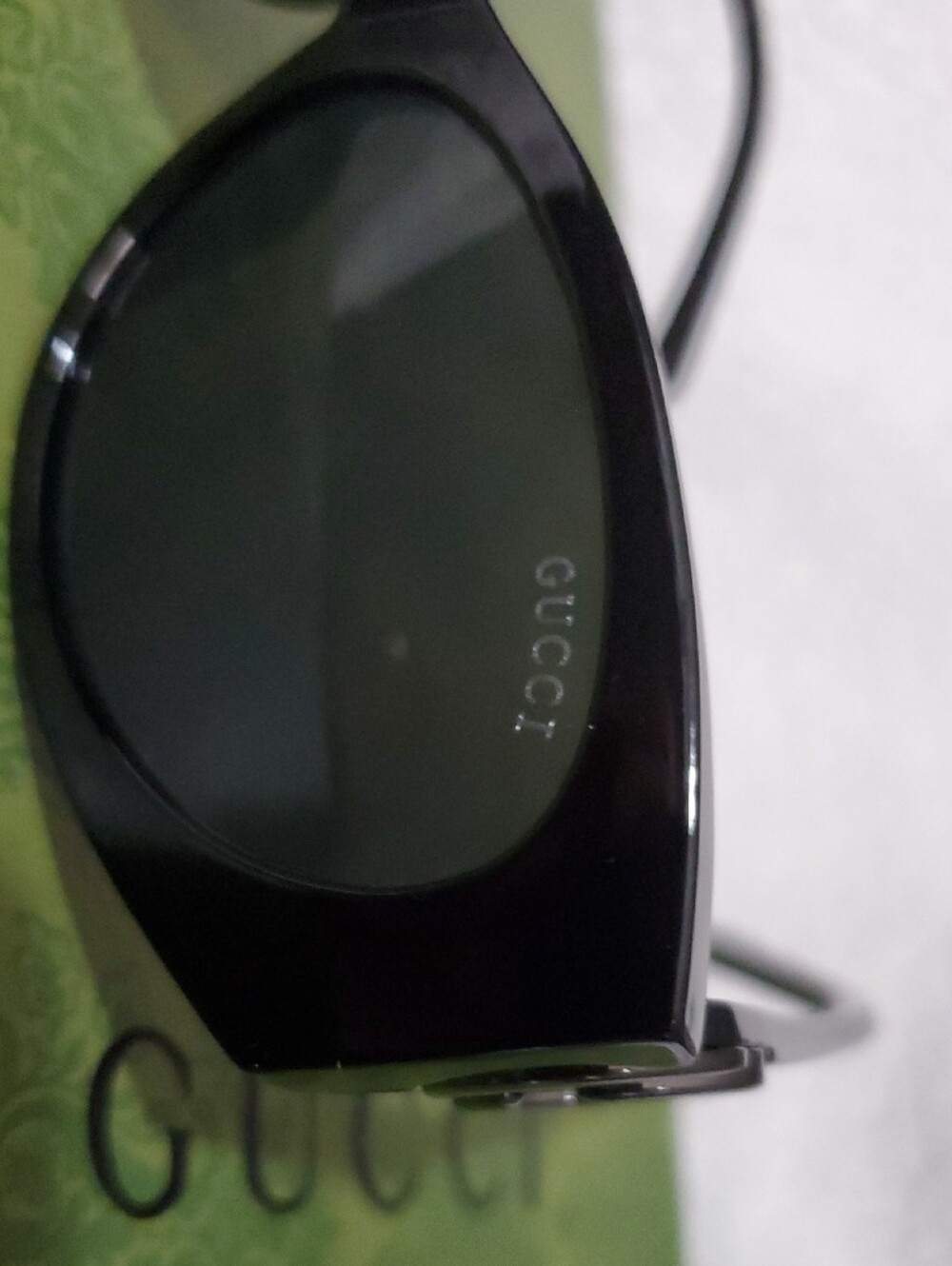 Gucci Black Cat-Eye Sunglasses with Silver Interlocking G - Picture 5 of 8